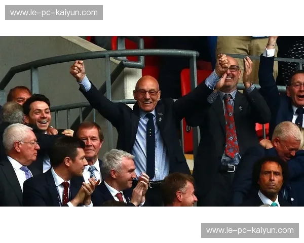 终极双城记：哈德菲尔德与雷丁，哪一种英伦梦才是你的归宿？